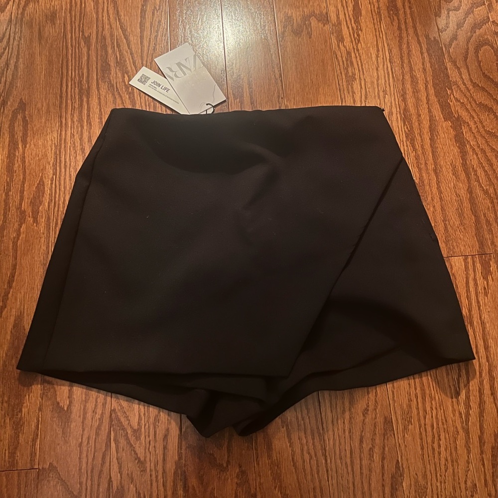 Brand New Zara Black Skort (Short/Skirt)